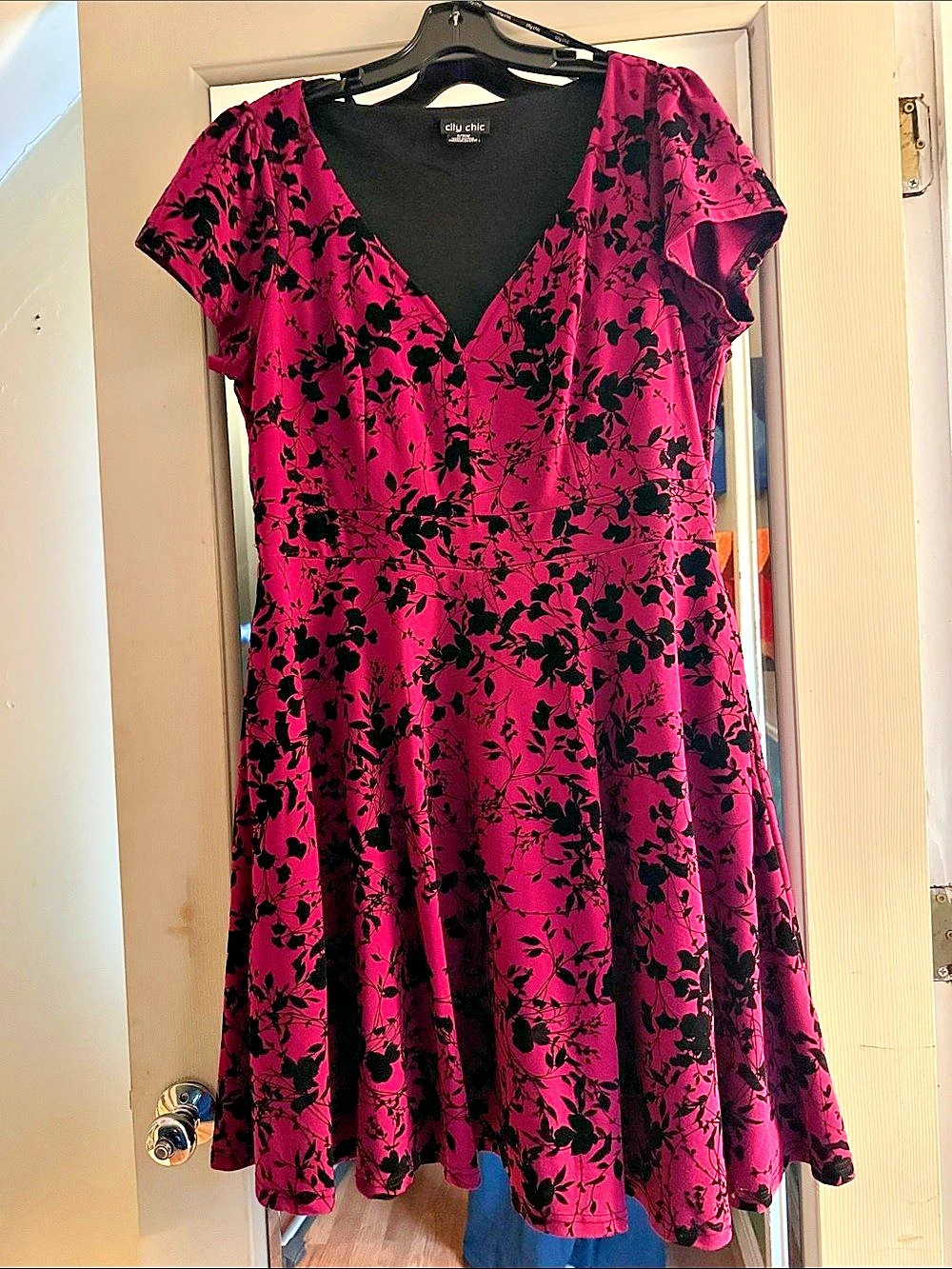 City Chic Floral V-Neck Mini Dress Size S/16W Like New